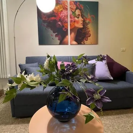 Donna Di Fiori Florence